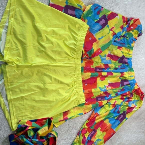 Title: Colorful 3-Piece Set (Shirt, Shorts & Belt) | Size 1XL | New Without Tags - Picture 2 of 7